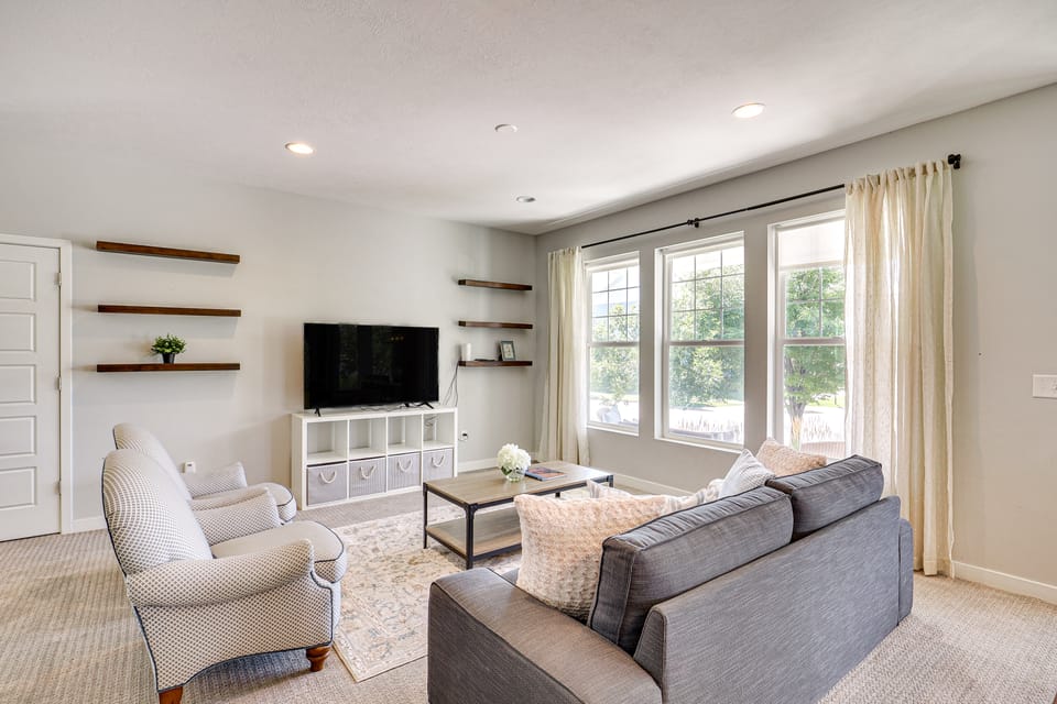 4 Mi to The District: Family Home w/ Tennis Access House in South Jordan