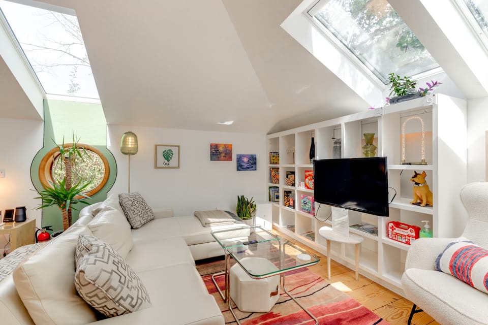 Pet-Friendly Minneapolis Studio: Walk to Lake! Apartment in Minneapolis