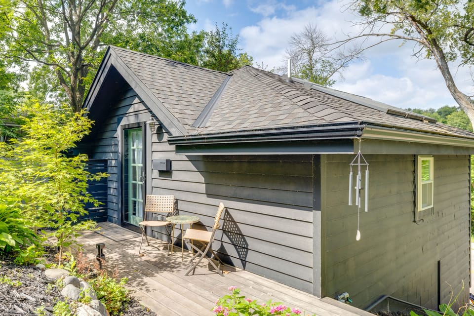Pet-Friendly Minneapolis Studio: Walk to Lake! Apartment in Minneapolis