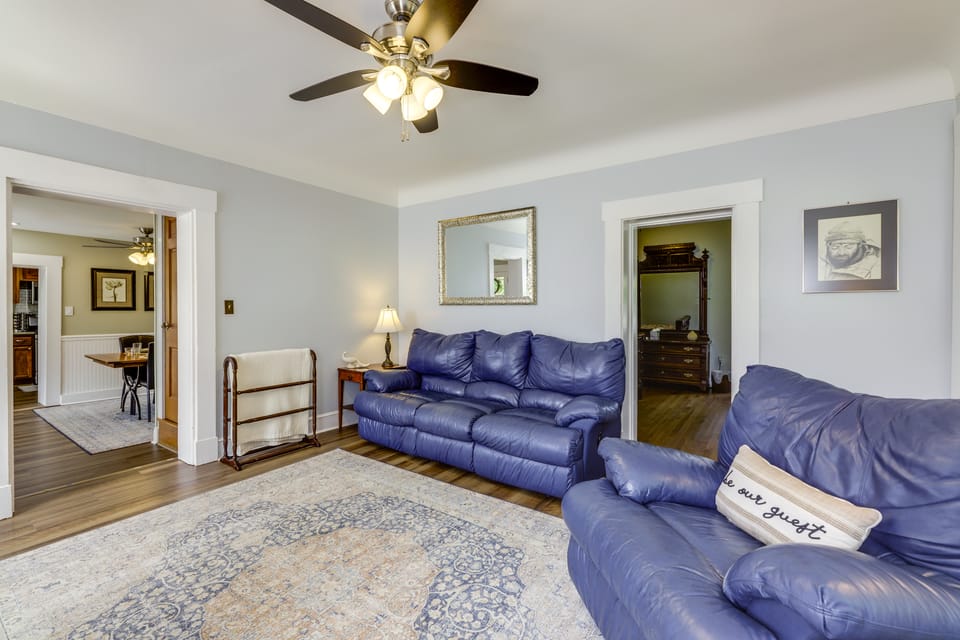 'Grandma Kelly’s' Southeast Indiana Farmhouse! House in Indiana