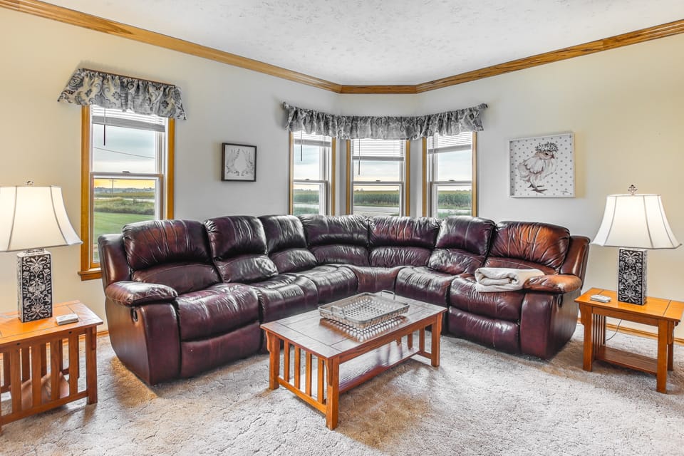 Marion Retreat w/ Patio, Grills & Fire Pit House in Iowa