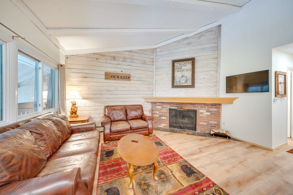 Near Hiking: Renovated Breck Condo w/ Tennis Court Apartment in Breckenridge