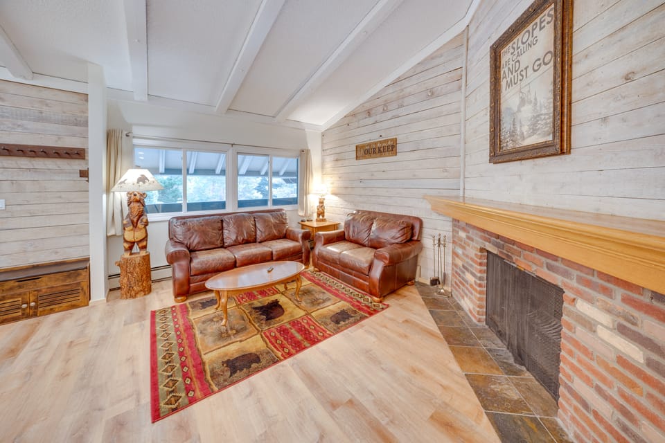 Near Hiking: Renovated Breck Condo w/ Tennis Court Apartment in Breckenridge