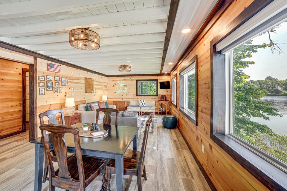 Private Island: Home in Belding w/ Dock & Grill! House in Michigan