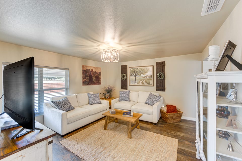 Horses Welcome: Pittsburg Home Near Wineries! House in Texas