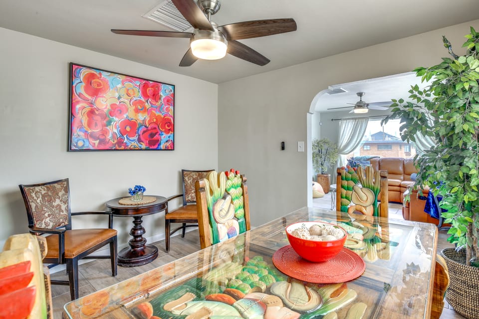 Downtown El Paso Home ~ 1 Mi to Medical Center St House in Ciudad Juarez