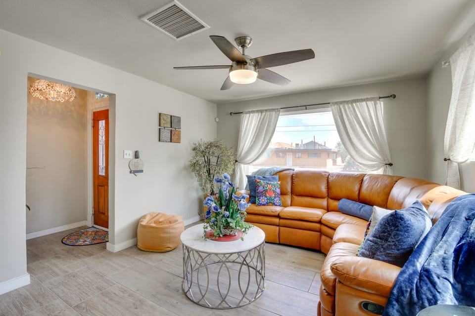 Downtown El Paso Home ~ 1 Mi to Medical Center St House in Ciudad Juarez