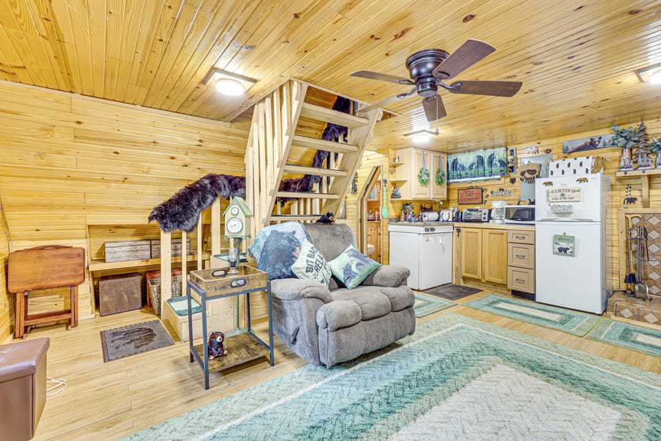 Carrollton Cabin w/ Patio & Fire Pit! Apartment in Ohio