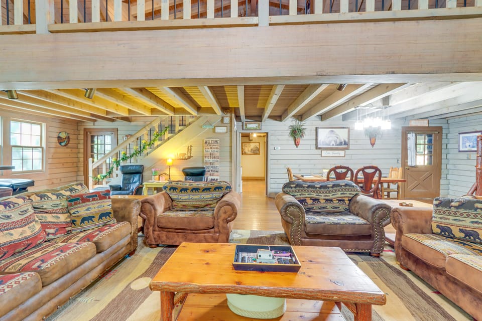 Ellijay Getaway: Fire Pit + Hot Tub House in Georgia