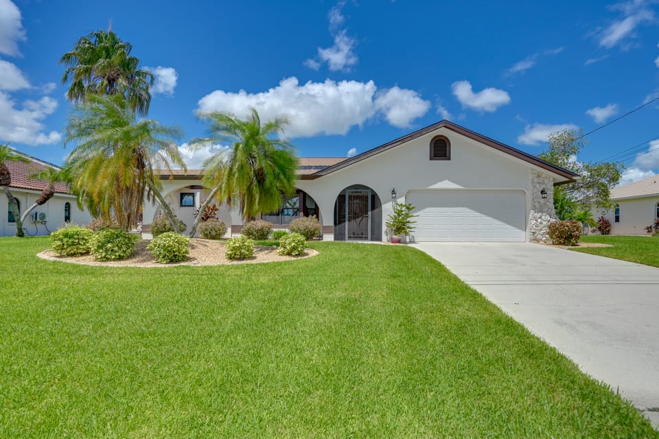 Water Frontage w/ Gulf Access! Cape Coral Home House in Cape Coral