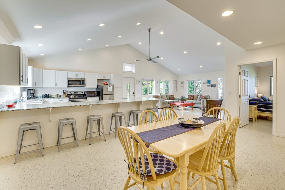 Lake Champlain Retreat w/ Grill, Fire Pit! House in Lake Champlain