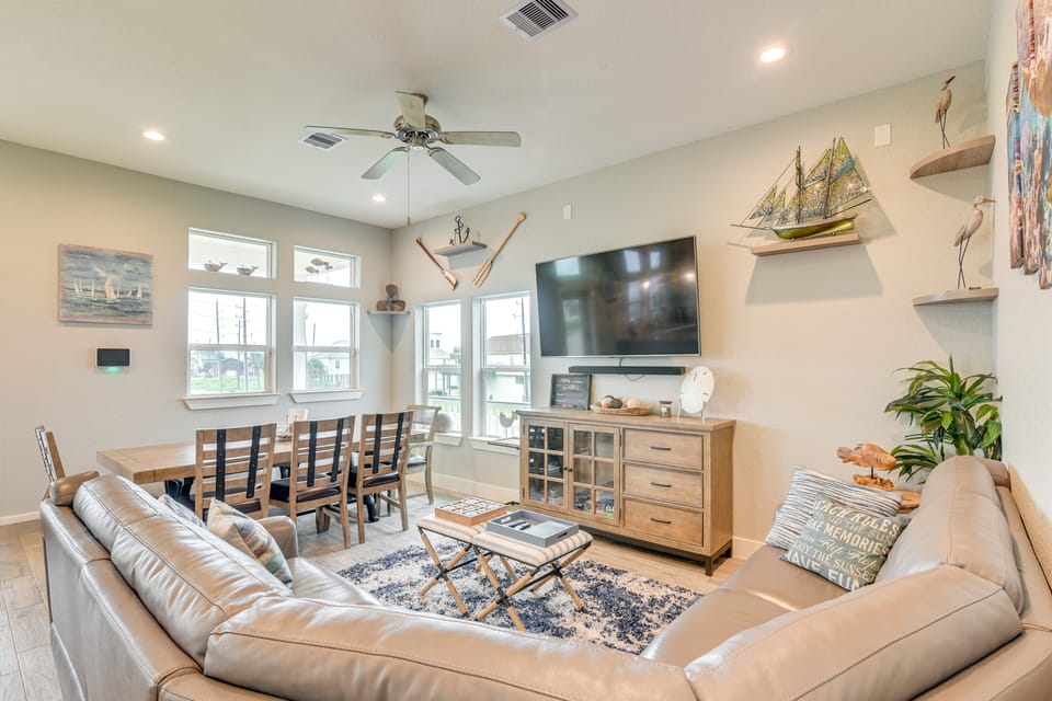 Walk to Sea Isle Beach! Canal-Front Gem w/ Pool House in Galveston Island