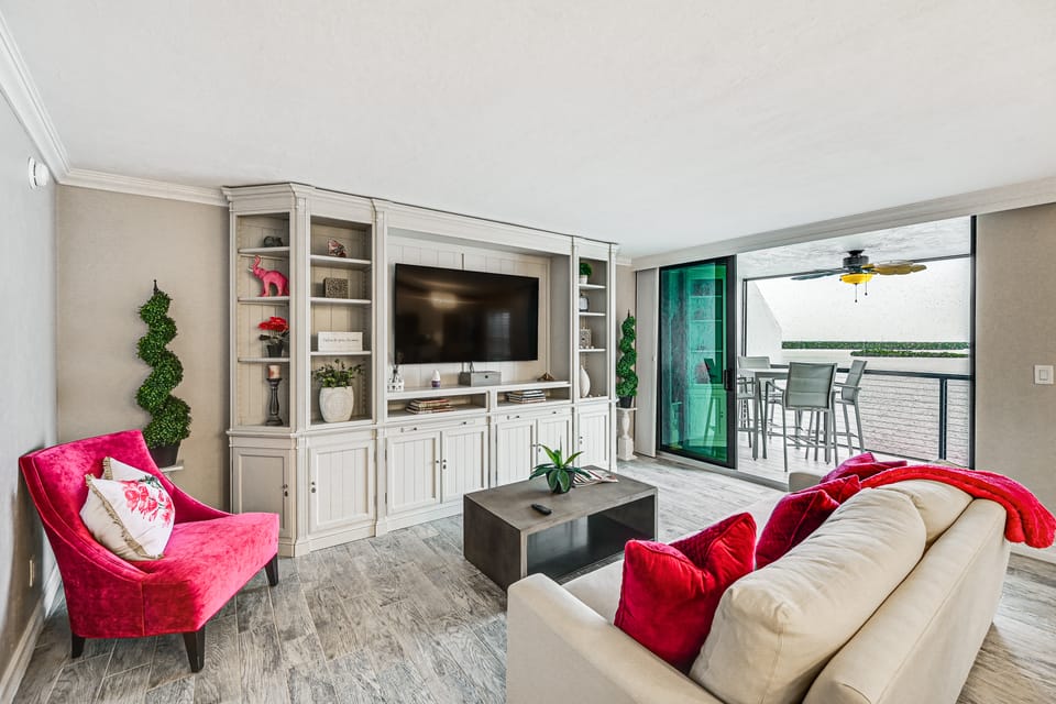 Marco Island Condo w/ Balcony + Water Views! Apartment in Marco Island