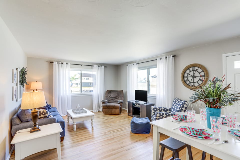 Waterfront Port Clinton Cottage: 5 Mi to Lake Erie Cottage in Lake Erie