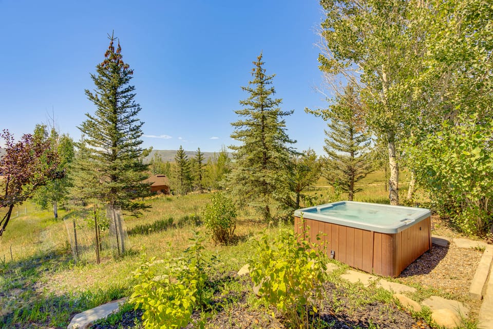 Heavenly Steamboat Home: 50 Acres, Hot Tub, Views! House in Colorado