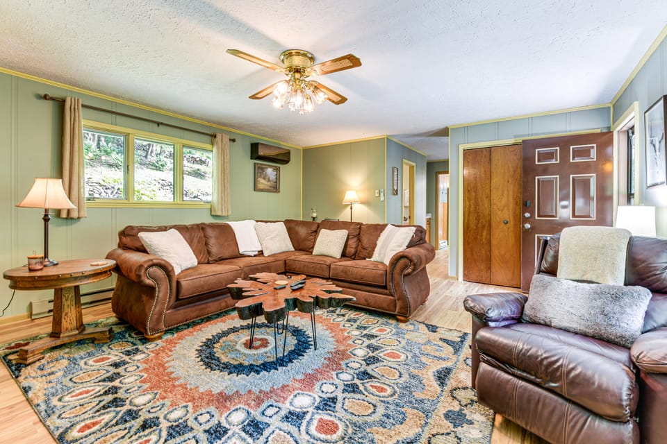 6 Mi to Waterrock Knob: 'Serenity Cottage' Cottage in Ivy Hill