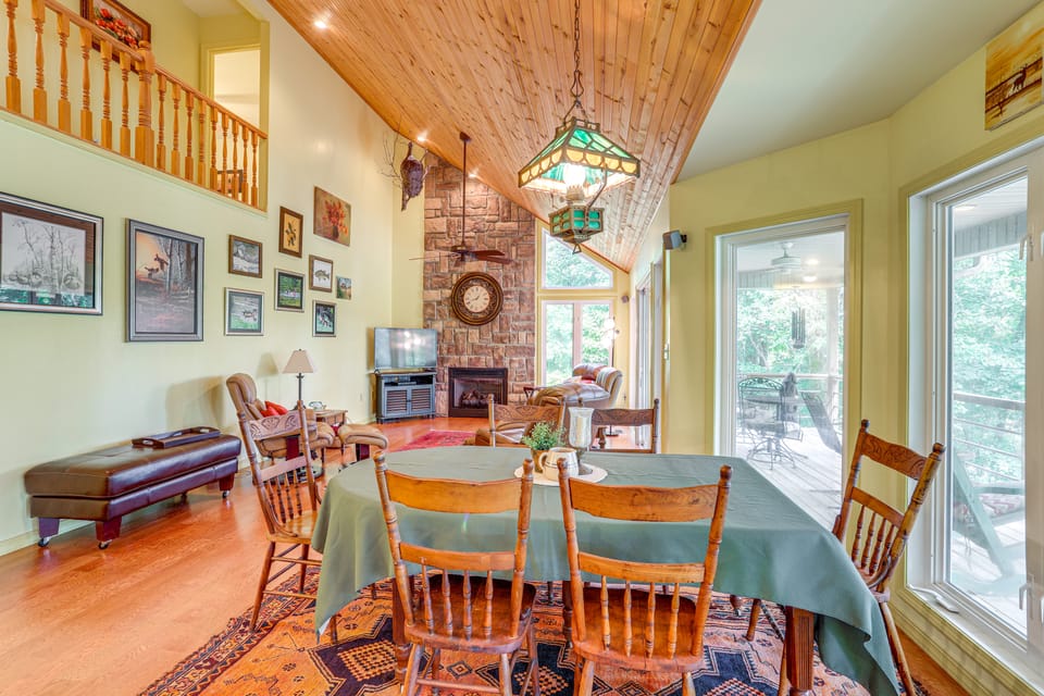 Spring River Vacation Rental w/ Deck & Views House in Current River