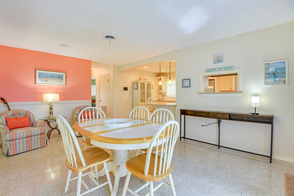 Mins from Anna Maria Island: Bright Home w/ Pool! House in Bradenton