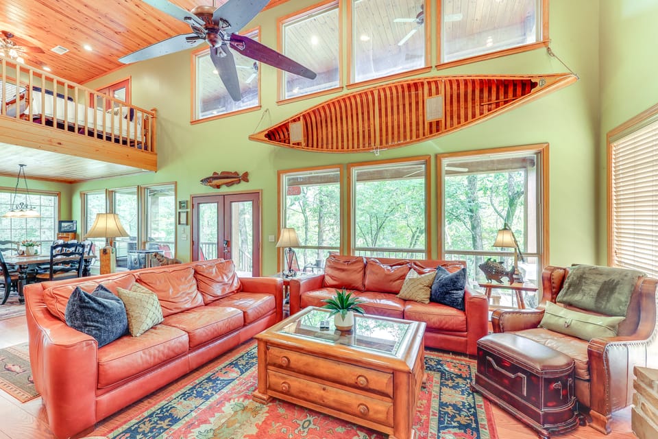 Riverfront Cabin on 2 Acres in Glenwood! House in Arkansas