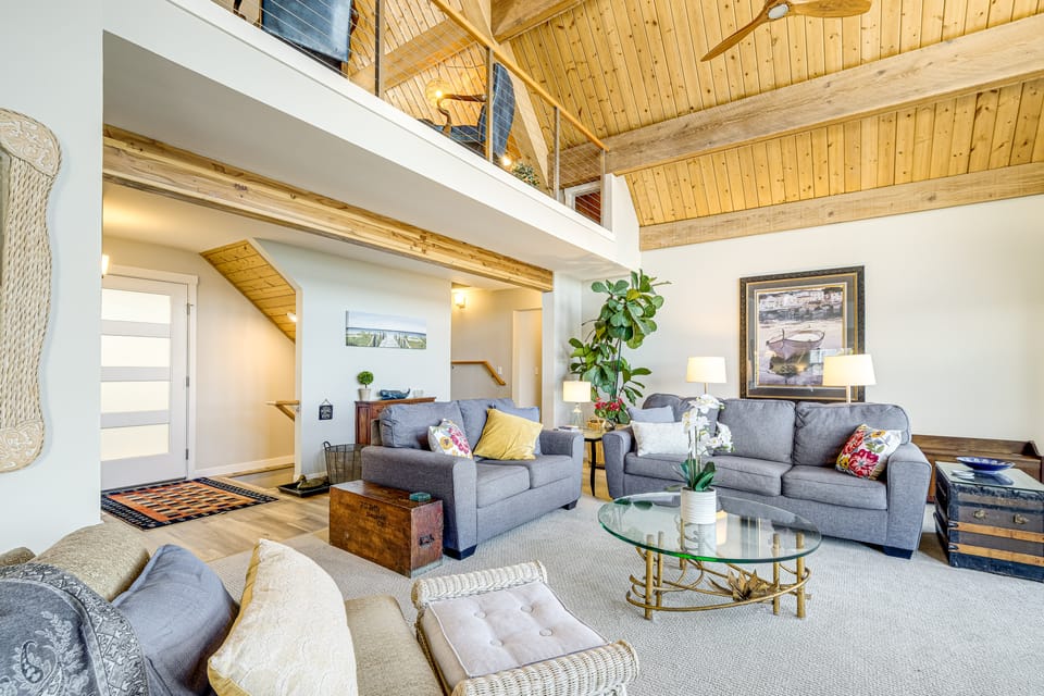 Bayfront Home w/ Private Beach in Poulsbo! House in Hood Canal
