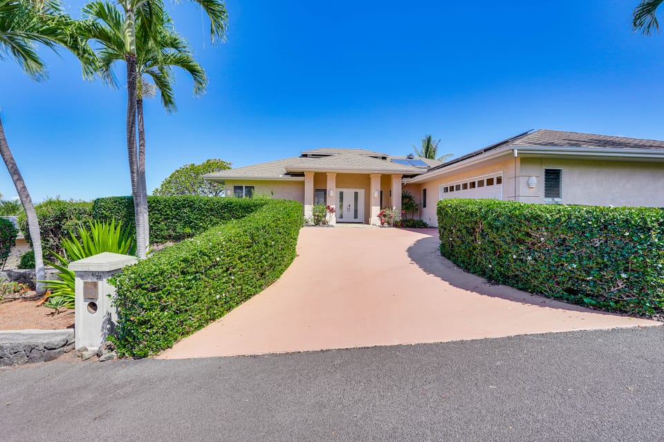 Ocean-View Oasis w/ Pool in Kailua-Kona! House in Holualoa