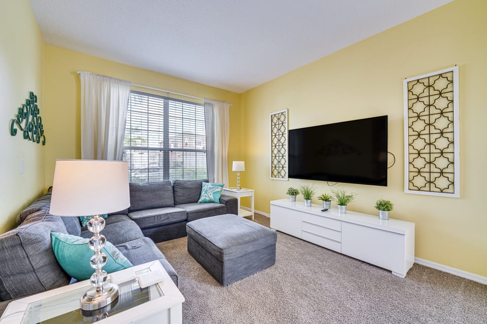 5 Mi to Disney: Ideal Family Getaway w/ Theater! House in Four Corners