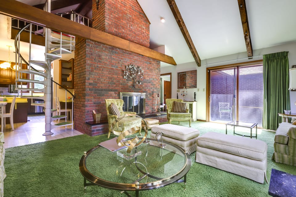 Retro Ohio Home on 1-Acre Property House in Xenia