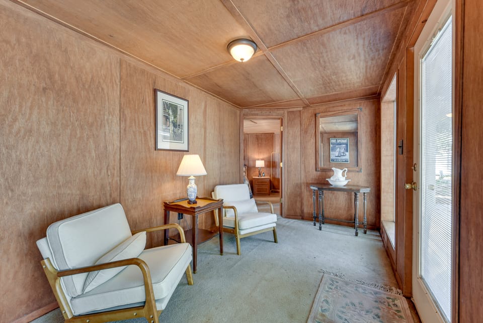 Waterfront Jonesville Studio on Black River Lake! Apartment in Louisiana