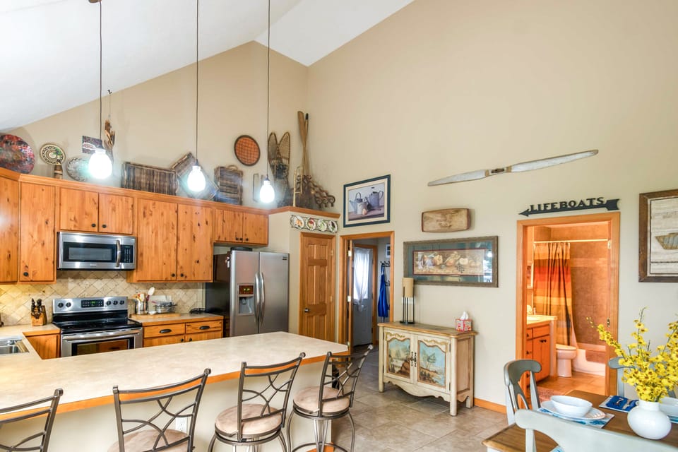 Waterfront Johnson Lake Getaway w/ Fire Pit! House in Nebraska