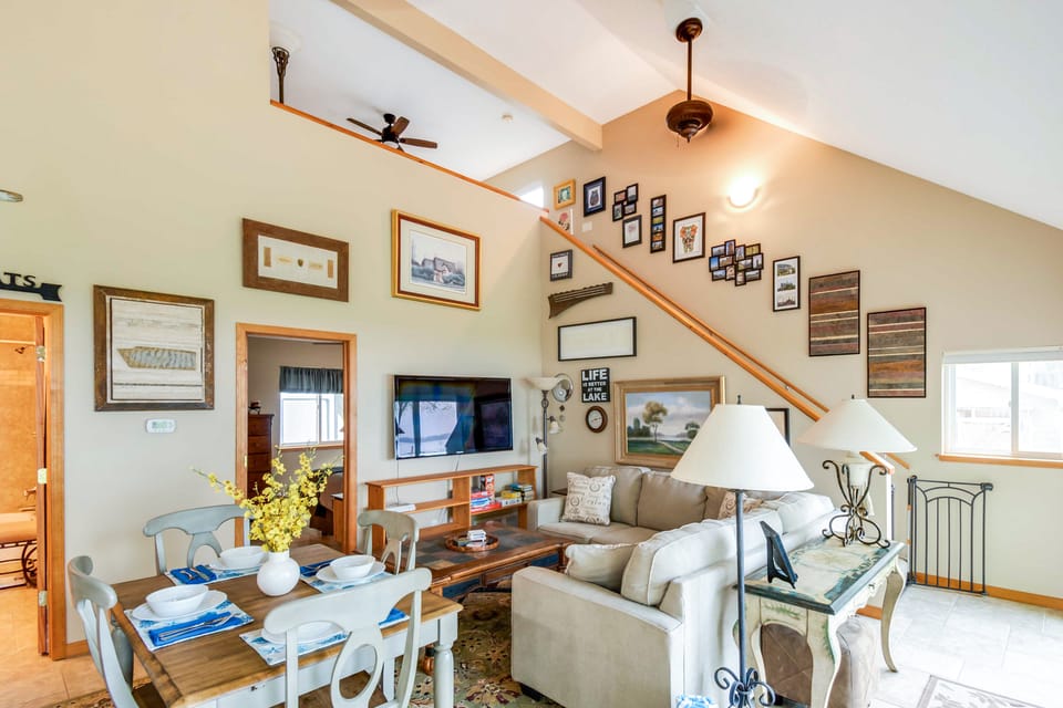 Waterfront Johnson Lake Getaway w/ Fire Pit! House in Nebraska