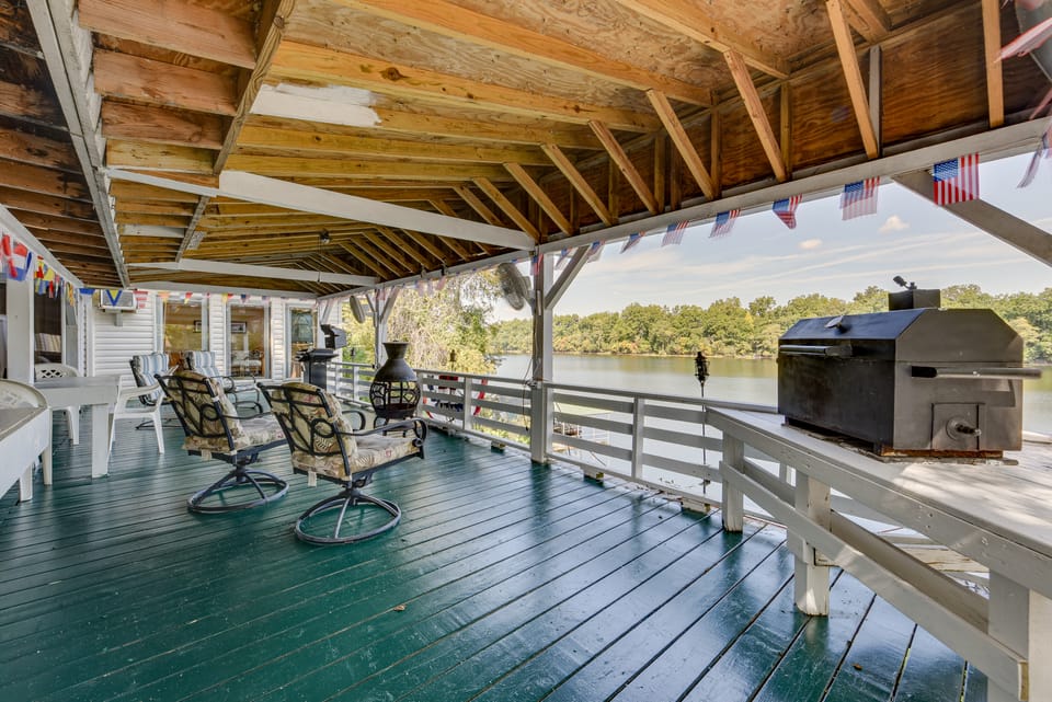 Dog-Friendly Home on Black River Lake w/ Boat Dock House in Louisiana