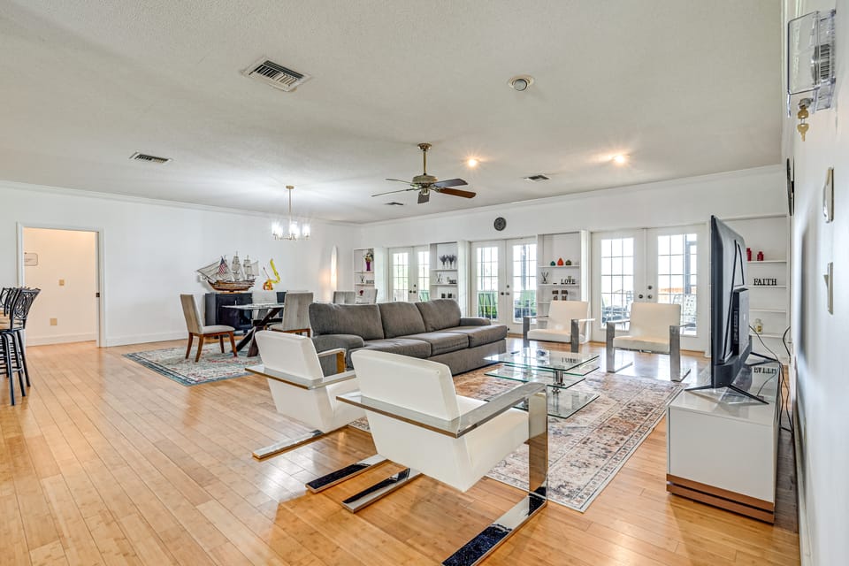Waterfront Home w/ Boat Dock in Lake Placid! House in Florida