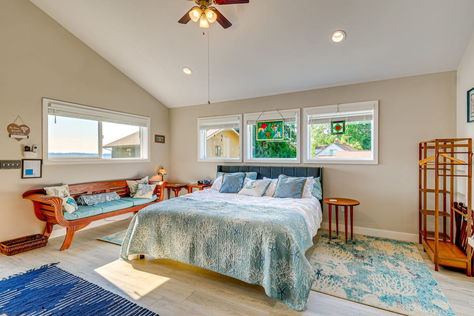 Bremerton Studio w/ Bay View: Beach Access! Apartment in Hood Canal