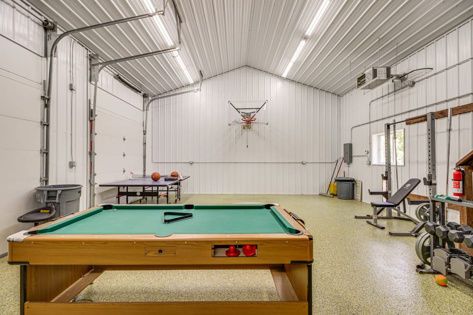 Game Room & Private Dock: Minnesota Lake Escape House in Minnesota