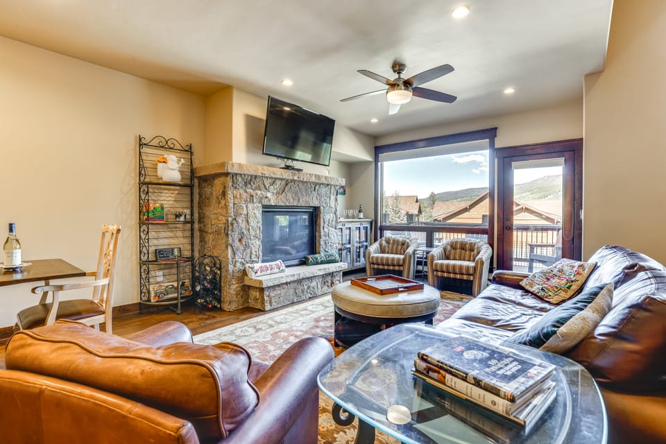 Ski Shuttle & Community Perks: Keystone Townhome Apartment in Keystone