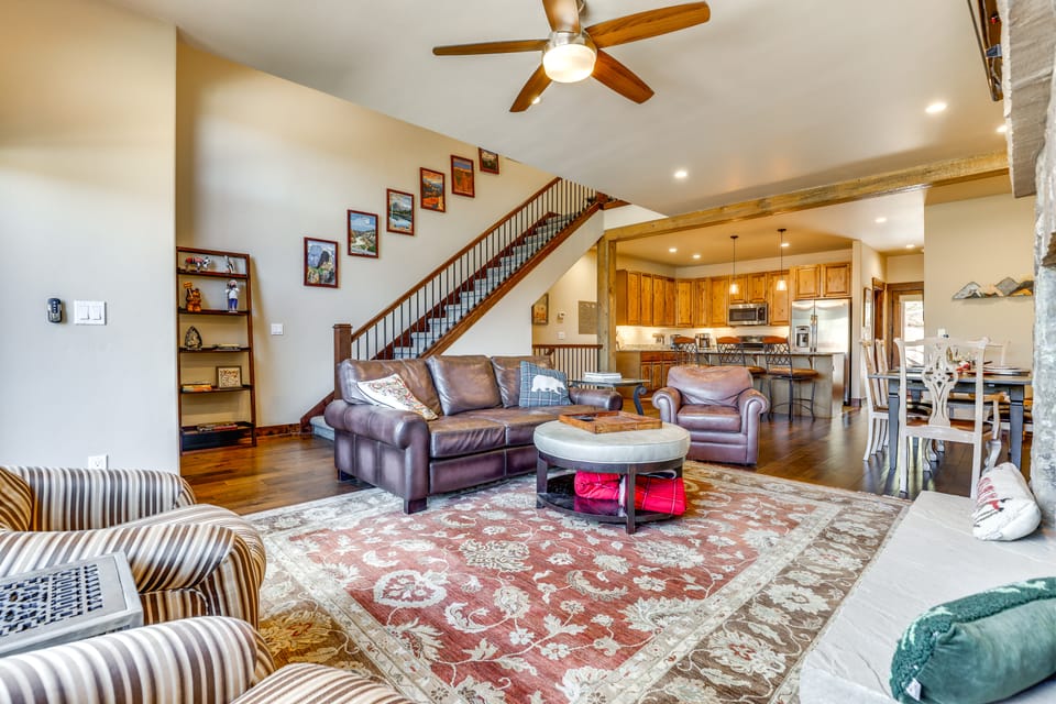 Ski Shuttle & Community Perks: Keystone Townhome Apartment in Keystone