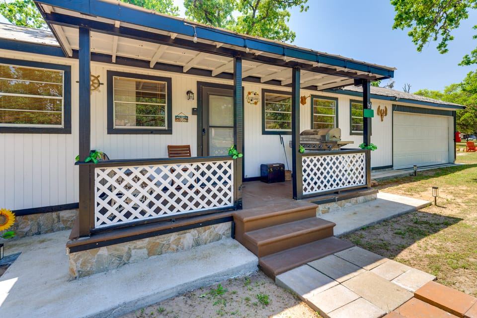1 Mi to Somerville Lake: Home w/ Spacious Yard House in Texas