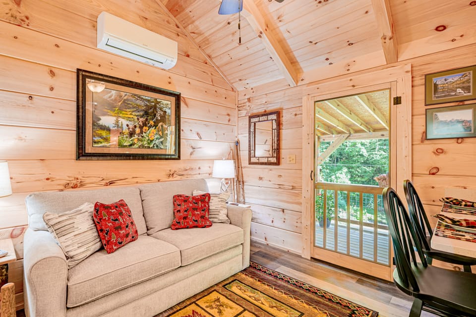 Franklin Cabin w/ Creek Access: Hike & Fish! House in Tennessee