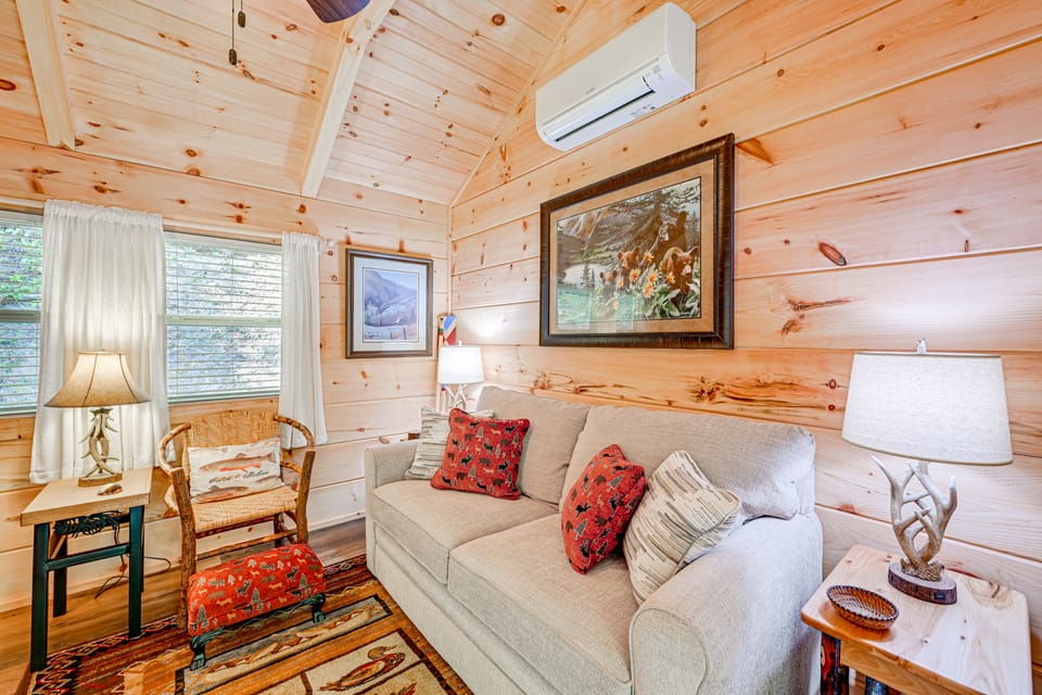 Franklin Cabin w/ Creek Access: Hike & Fish! House in Tennessee