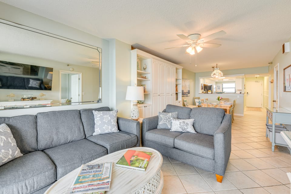 Oceanfront Condo w/ Heated Pool in Emerald Surf! Apartment in Pensacola Beach
