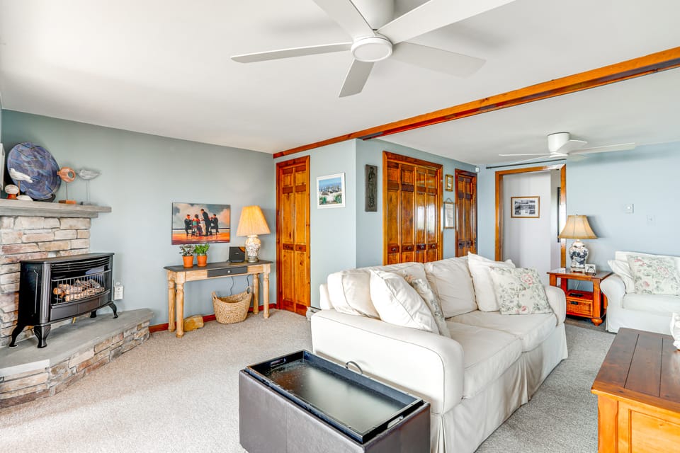 Lovely Coastal Home By Delaware Bay: Walk to Beach House in Delaware