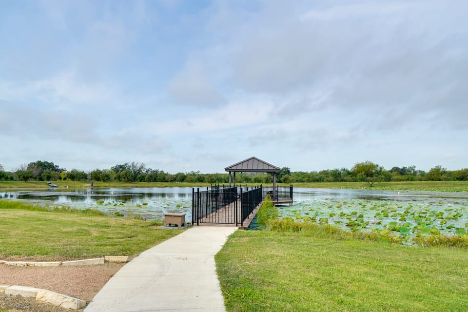 Pet-Friendly Hill Country Hideaway w/ Deck House in Rio Grande