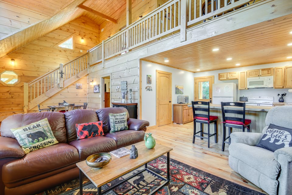 Mtn-View Cabin Near Dollywood: Hike, Play, Unwind! House in Sevier County