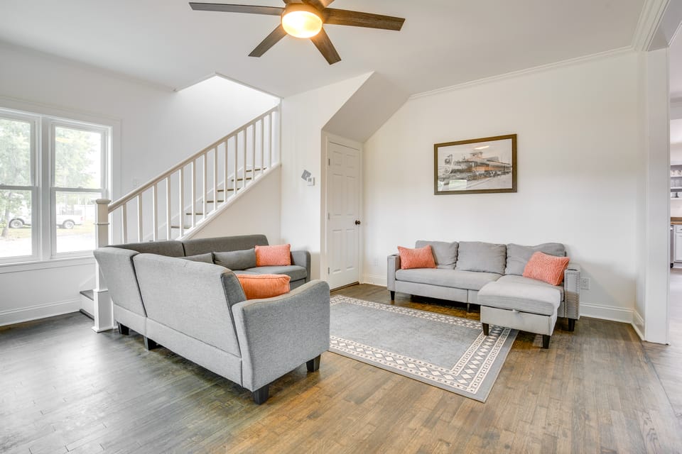 Walk to Winery: Family-Friendly Holt Getaway House in Missouri