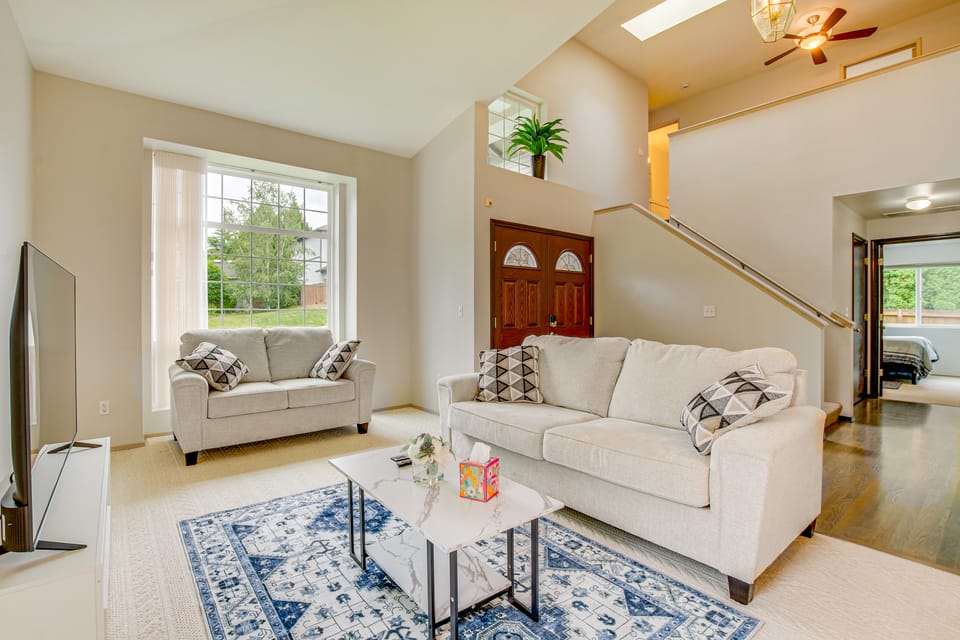 Washington Retreat w/ Yard - Near Seattle! House in Marysville