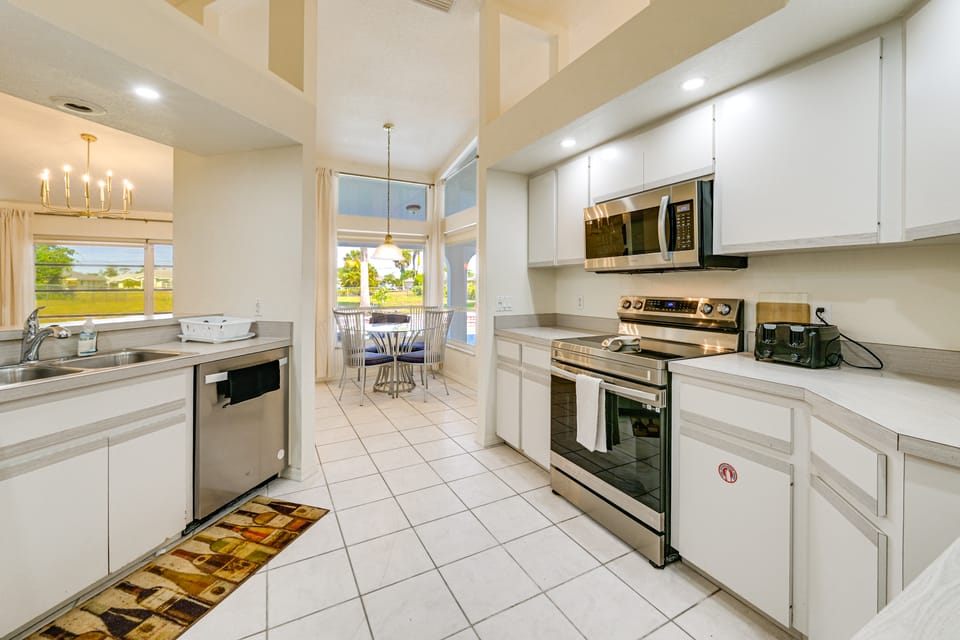Renovated Rotonda West Oasis w/ Private Pool House in Rotonda West