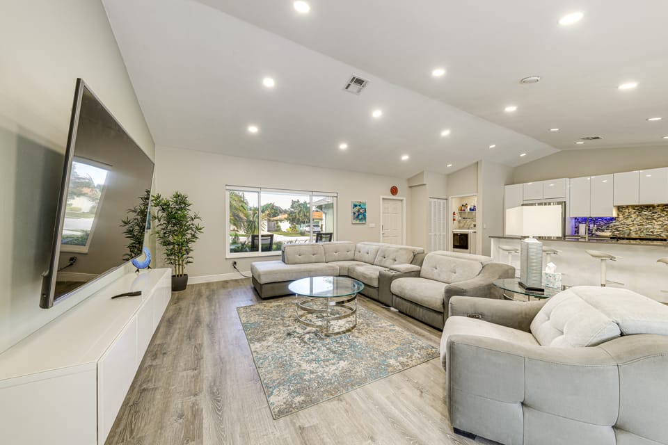 2 Mi to Deerfield Beach: Home w/ Outdoor Oasis! House in Deerfield Beach