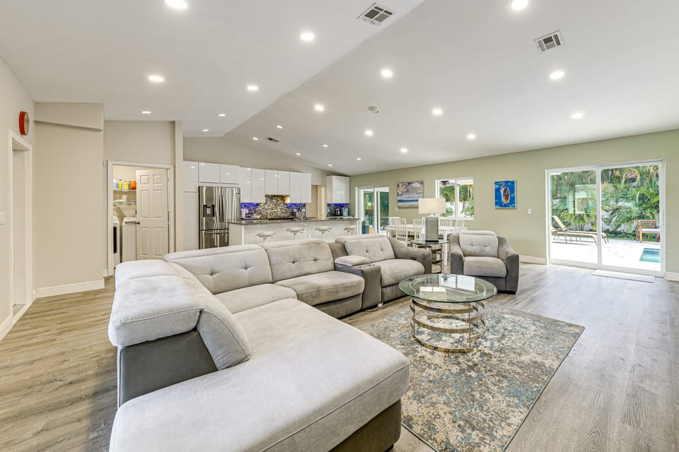 2 Mi to Deerfield Beach: Home w/ Outdoor Oasis! House in Deerfield Beach