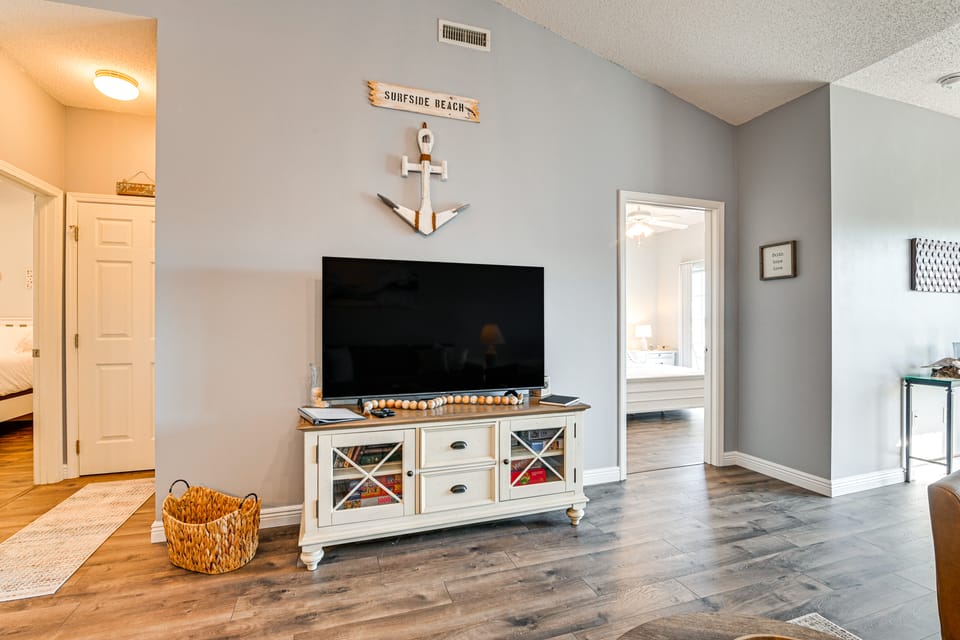 Myrtle Beach Condo: 3 Mi to Ocean! Apartment in South Carolina