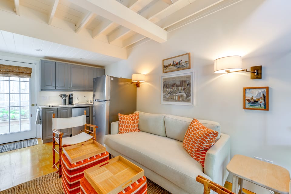 Steps to Commercial St! Lofted Provincetown Gem Apartment in Provincetown